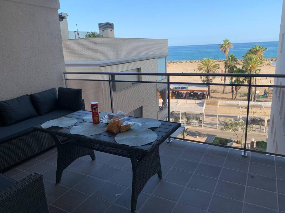 Cunit, Front Line With Sea View Appartement Buitenkant foto