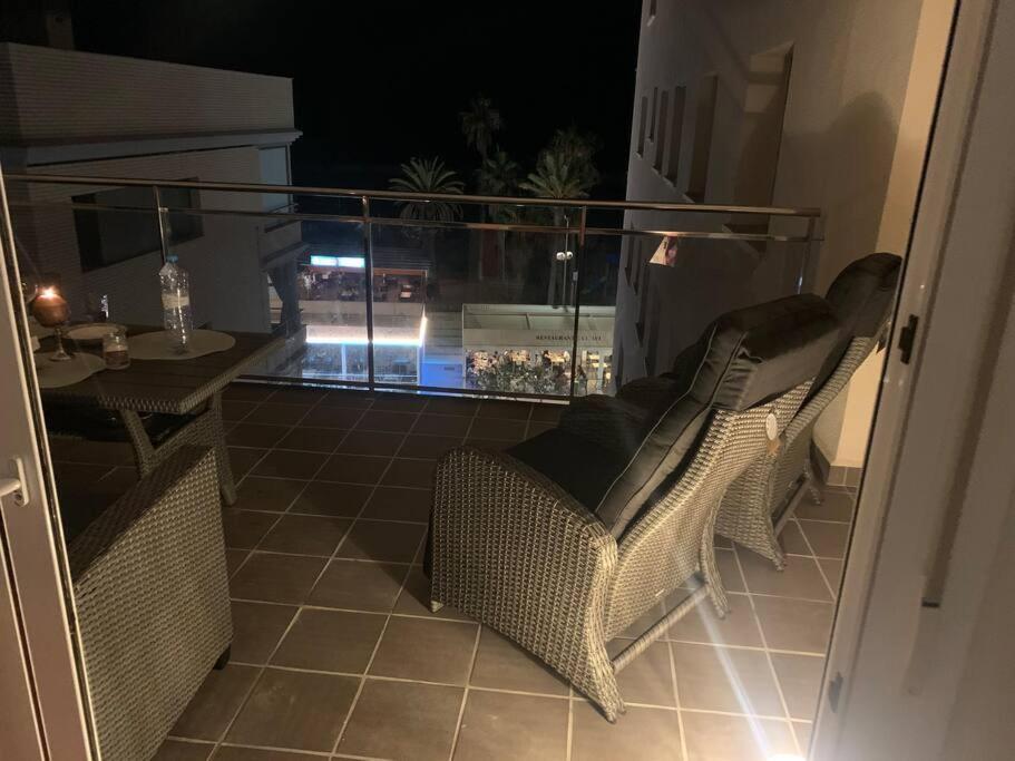 Cunit, Front Line With Sea View Appartement Buitenkant foto